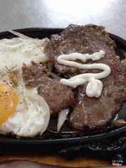 Bò bít tết trứng ốp la