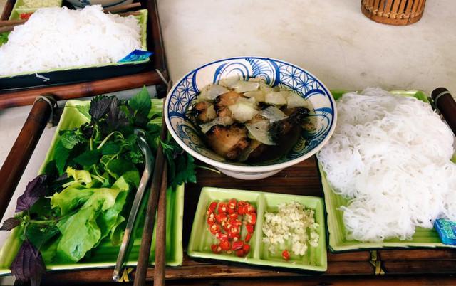 Bún Chả Que Tre Phố Cổ