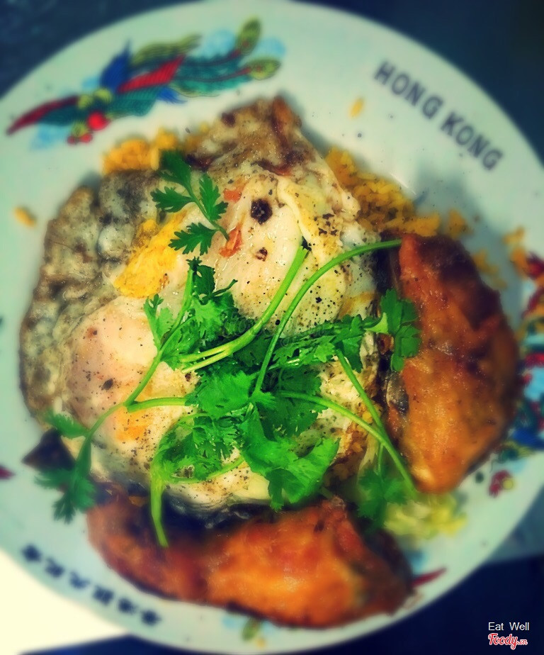Cơm gà và trứng