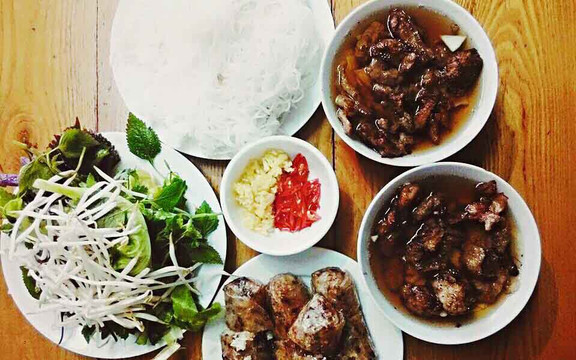 Lan Hương - Cơm, Phở & Bún Chả