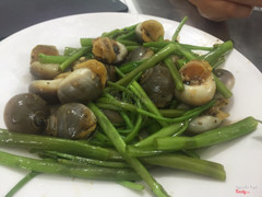 Ốc mỡ xào rau muống 35k