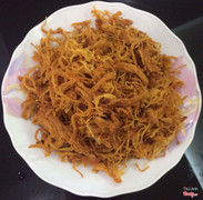 Gà sấy cay 300k/kg