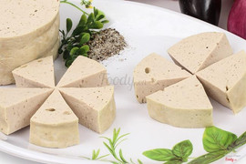 Giò lụa gói lá 200k/ kg