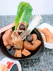 Bak Kut Teh
Sườn heo hầm trà (Thứ 2 hàng tuần)
98.000