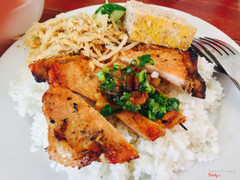 Cơm sườn bì chả