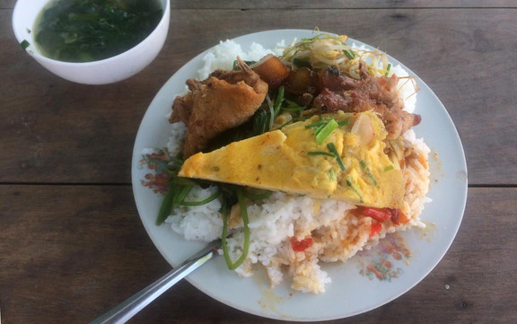 Cơm Tự Chọn - Trung Liệt