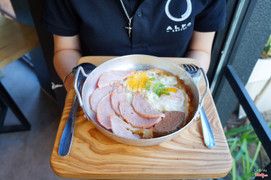 Ốp la pate thịt nguội