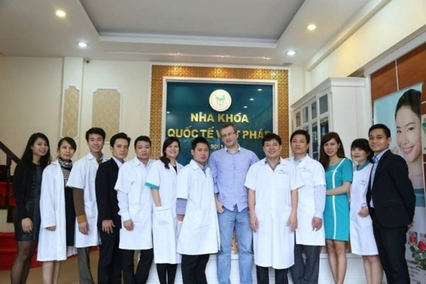 Nha Khoa Quốc Tế Việt - Pháp