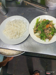 Cơm trắng - đồ xào thập cẩm