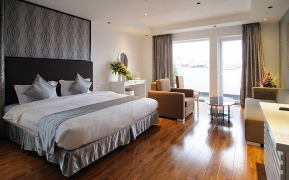 Riverside Boutique Hotel