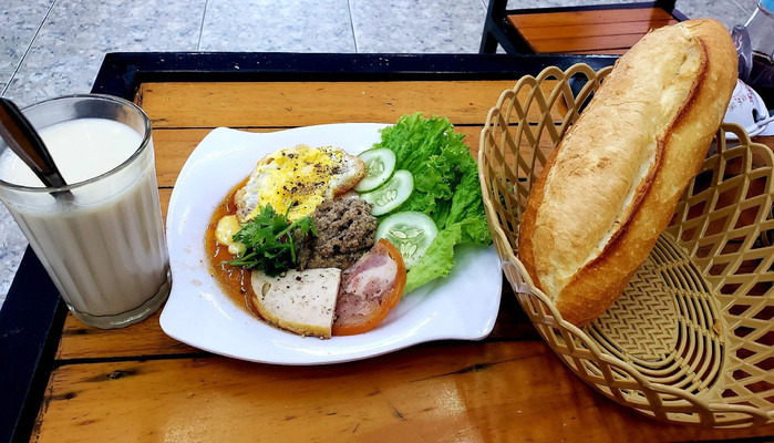 Bánh Mì Chấm Dì Vân