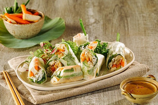 Bếp Nhà Nam Long - Xôi Và Gỏi Cuốn