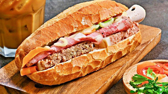 Bánh Mì Sài Gòn Bơ - Phạm Hùng