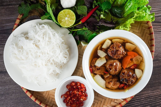 Bún Chả Obuncha - Cầu Trần Quý Cáp