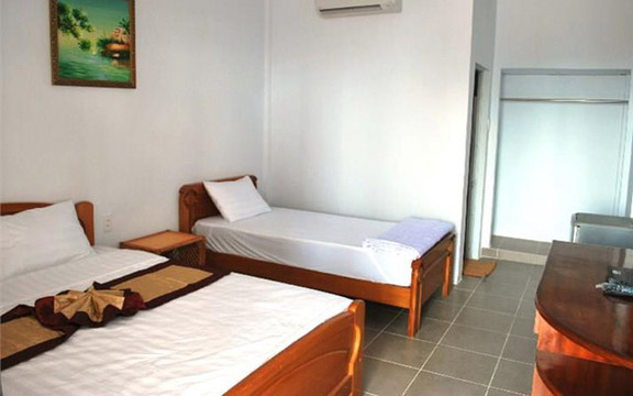 Nhà Nghỉ 103 - Lê Văn Hiến