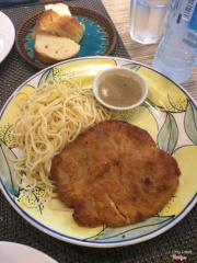 Escalope with spaghetti