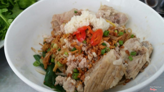 Hu tieu suon kho