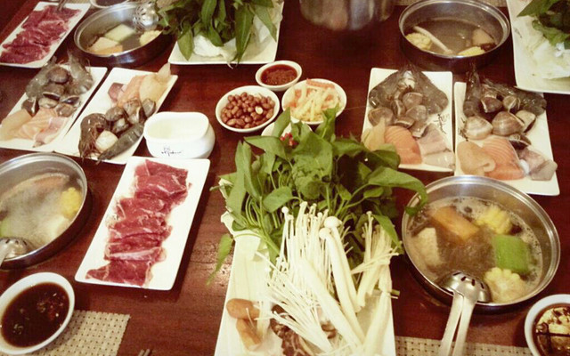 Lẩu Sỹ Phú - Phó Đức Chính