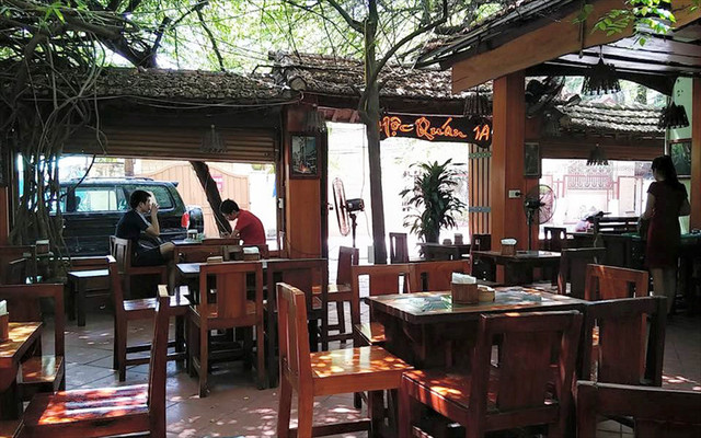 Mộc Quán Cafe - Sân Vườn