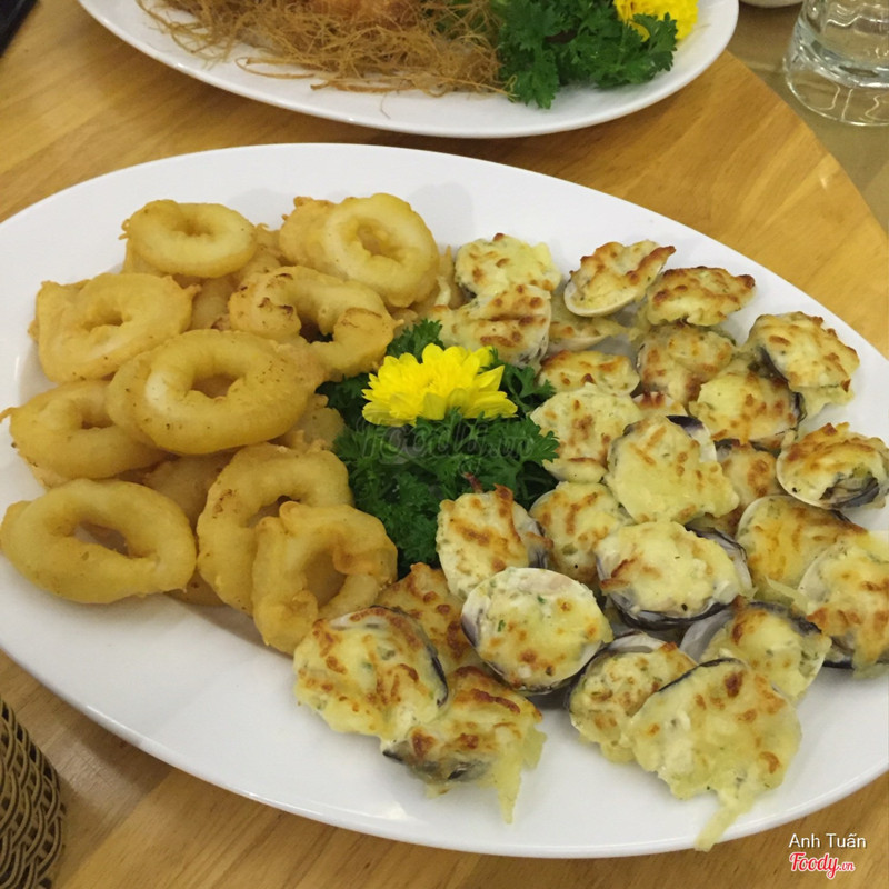 nghêu nướng phomai - mực tẩm bột chiên giòn