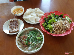 Bún chả quạt và bún đầy đủ