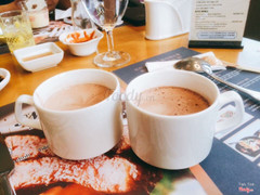 Hot chocolate & chocolate milk, khác nhau lượng sữa