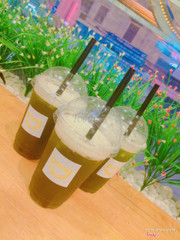 Pong tea 😘 đồ uống ở đây rất ngon, giá cả phải chăng, phù hợp với túi tiền của học sinh 😂 mỗi tội là không gian quán hơi nhỏ, thường là khách ngồi dưới vỉa hè 😒 nhưng nhân viên quán đáng yêu lắm ạ )))