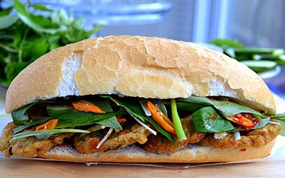 Thanh Thảo - Bánh Mì Chả Cá