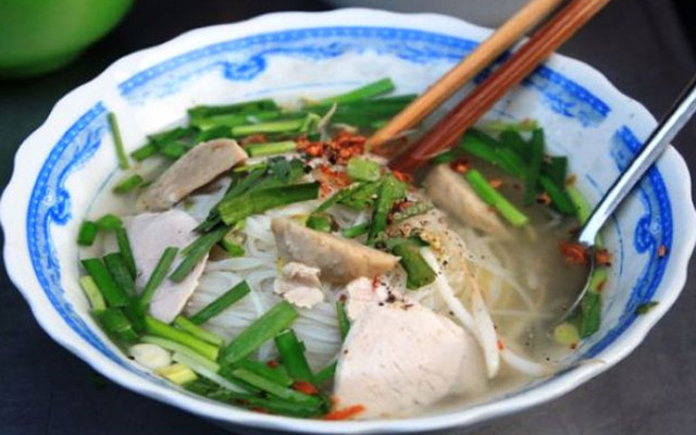 Út Phấn - Hủ Tiếu, Bò Kho & Mì Hoành Thánh