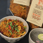 🎉 Khô gà xé thơm ngon lạ miệng nhà làm, đặc biệt được chế biến từ những nguyên liệu tươi sạch thịt gà (không sử dụng gà đông lạnh), nước mắm, nước tương, tỏi, ớt,… 
🎉 Đậm đà vừa miệng, cay, mặn, ngọ