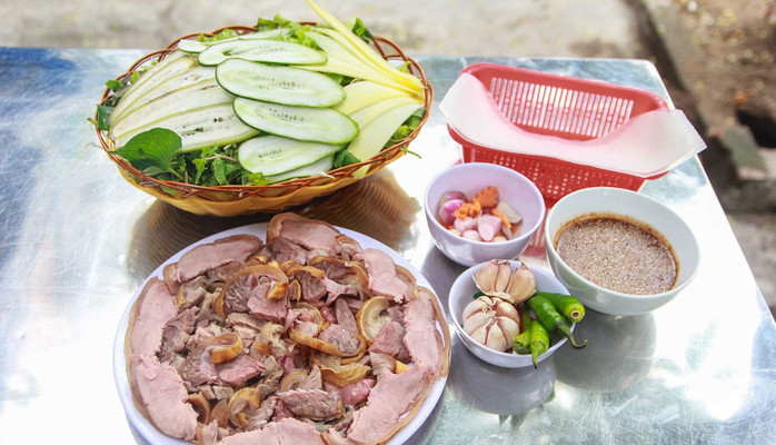 Bê Thui Cầu Móng - Quang Trung