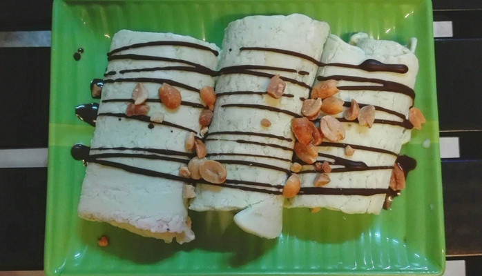 Bé Bi Gon - Kem Cuộn Thái Lan
