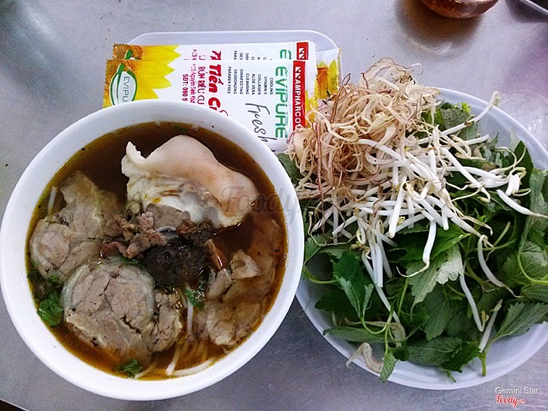 Bún bò nạm + giò 30k