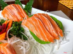 Sashimi cá hồi