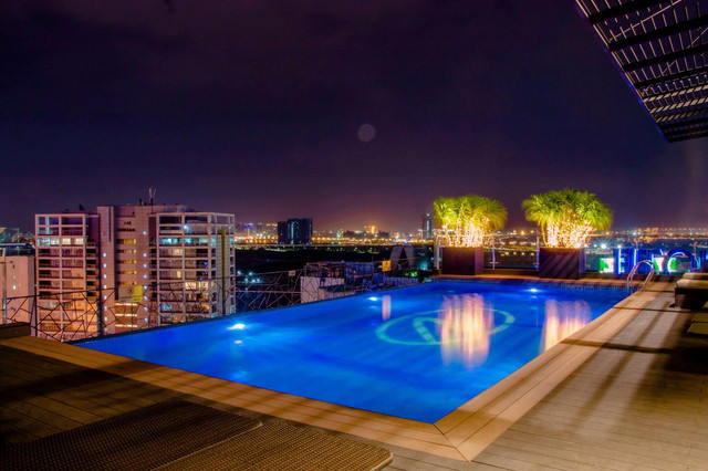 Legend Pool View Restaurants