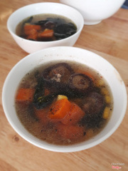 Soup rong biển (ăn kèm)