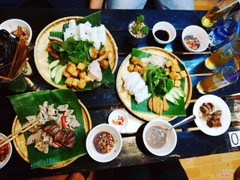Bún đậu thập cẩm và lòng heo thập cẩm 