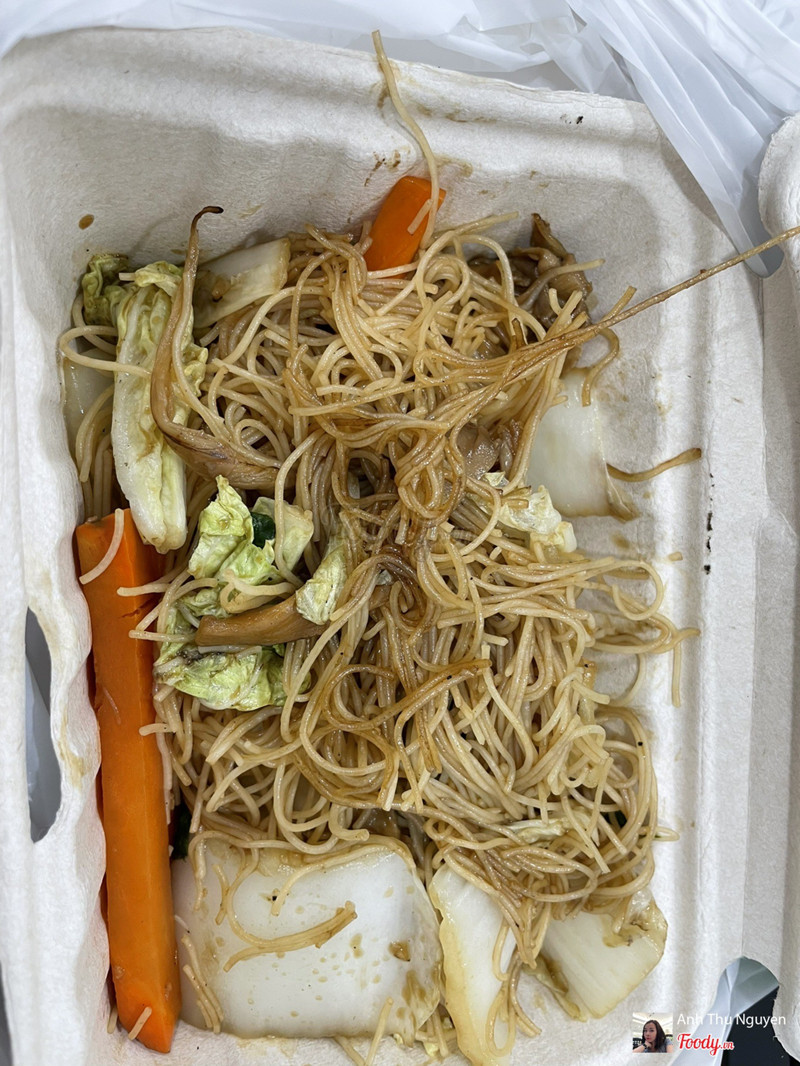 Đây là hộp nhận về mở ra, tưởng đồ ăn thừa của I