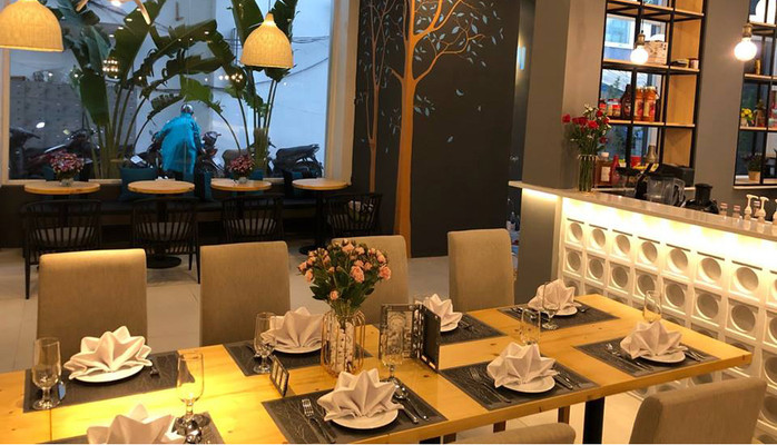 Seven Cafe - Cộng Hòa