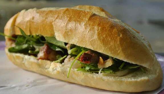 A Nhiều 6 - Bánh Mì Heo Quay