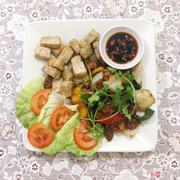 Bò lúc lắc khoai môn