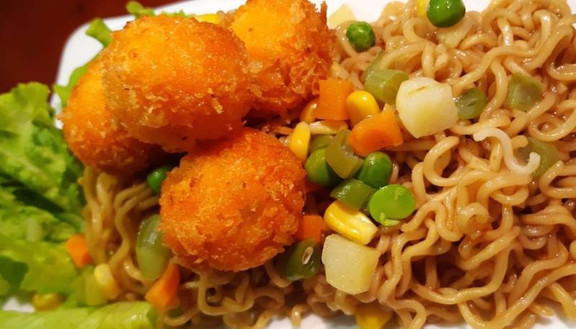 Mì Trộn Indomie No1 & Gà Cay Bỏ Lò Phomai - Shop Online