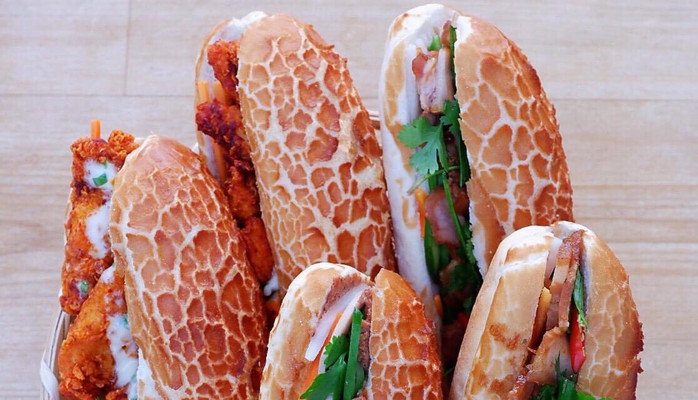 Tiger Bread - Bánh Mì - Hoàng Hoa Thám