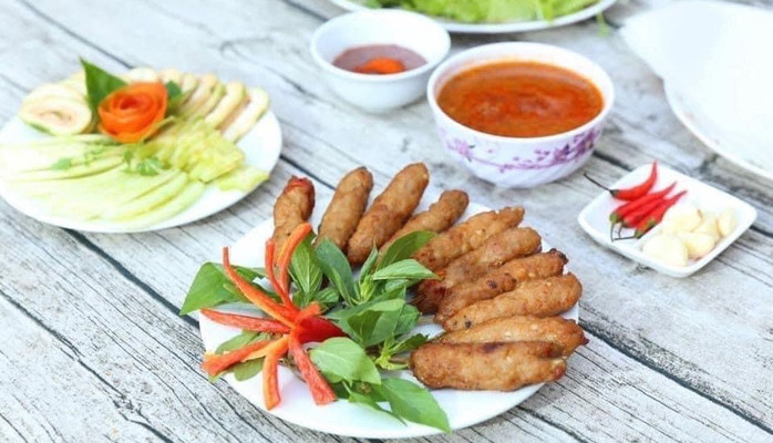 O Bé Quảng Bình - Bánh Xèo, Nem Lụi & Bún Thịt Nướng - Nguyễn Văn Cừ