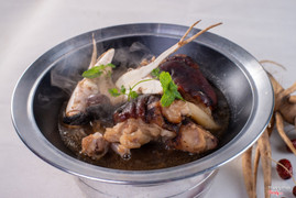 Chân giò hầm Sâm Bố Chính