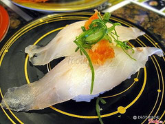 Cá mú nghệ được Nhà Hàng GIA lựa chọn từ cá tươi sống mới cập bến và còn dãy đạch đạch. #Cá_Mú_Nghệ được Nhà Hàng GIA sơ chế hợp vệ sinh và lóc lấy phần thớ thịt mỏng tươi ngọt để chế biến #Shashimi.