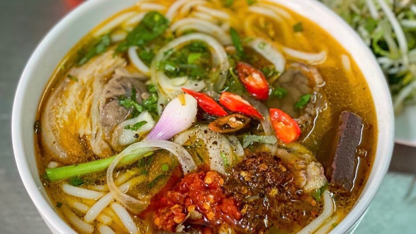 Quán Tư - Bún Bò & Bún Riêu - Huyền Trân Công Chúa