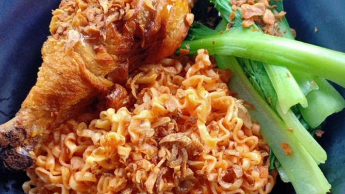 Cơm Gà Xối Mỡ & Mì Xào 686 - Lê Đức Thọ