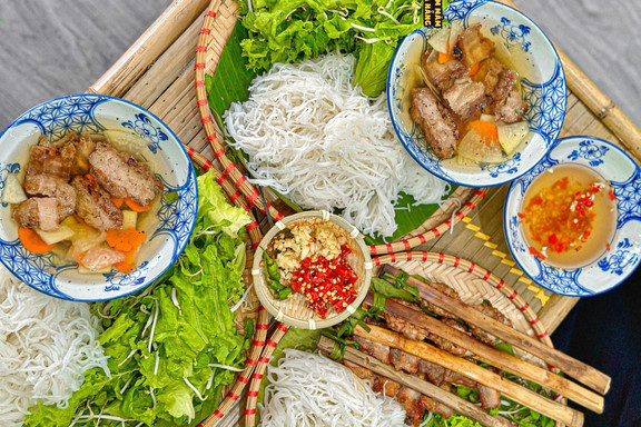 Bún Chả Que Tre Hà Nội