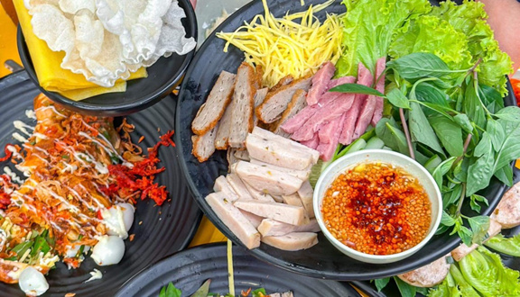 Đà Lạt Nhỏ - Bánh Cuốn, Trà & Ăn Vặt